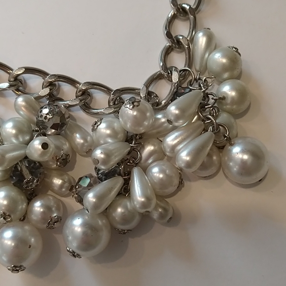 Jules Chunky Pearl Drop beaded Bib Necklace - Picture 12 of 16